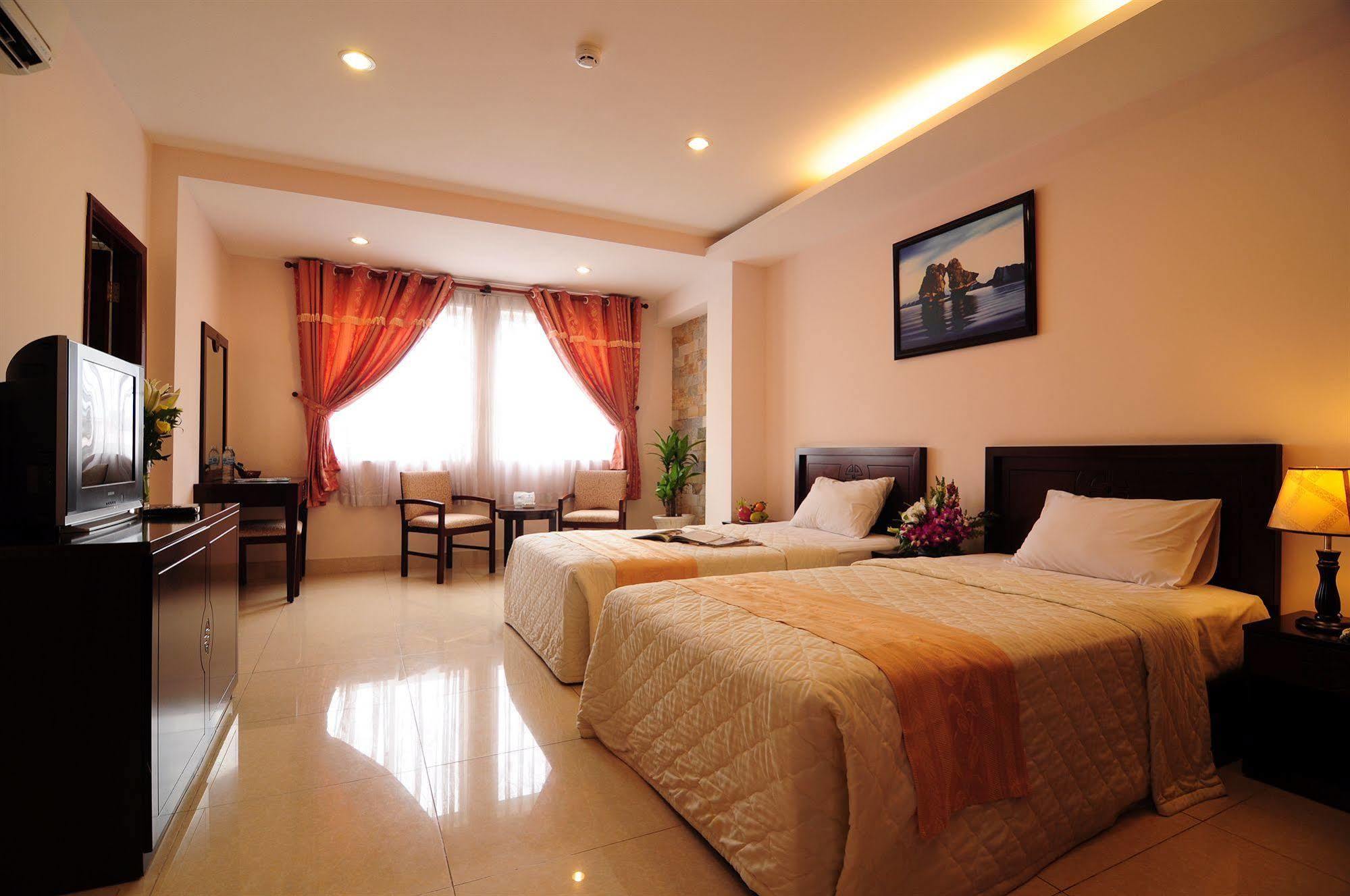 Phuoc Loc Tho 1 Hotel Хошимин Екстериор снимка