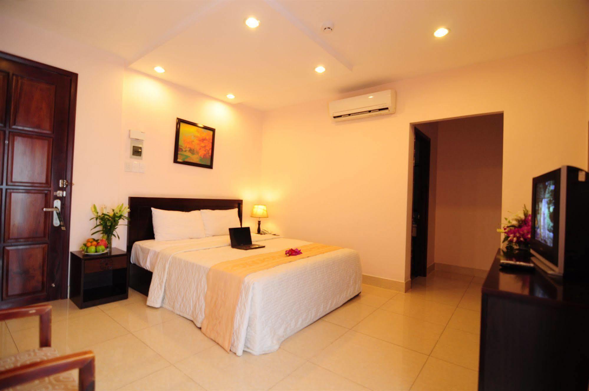 Phuoc Loc Tho 1 Hotel Хошимин Екстериор снимка