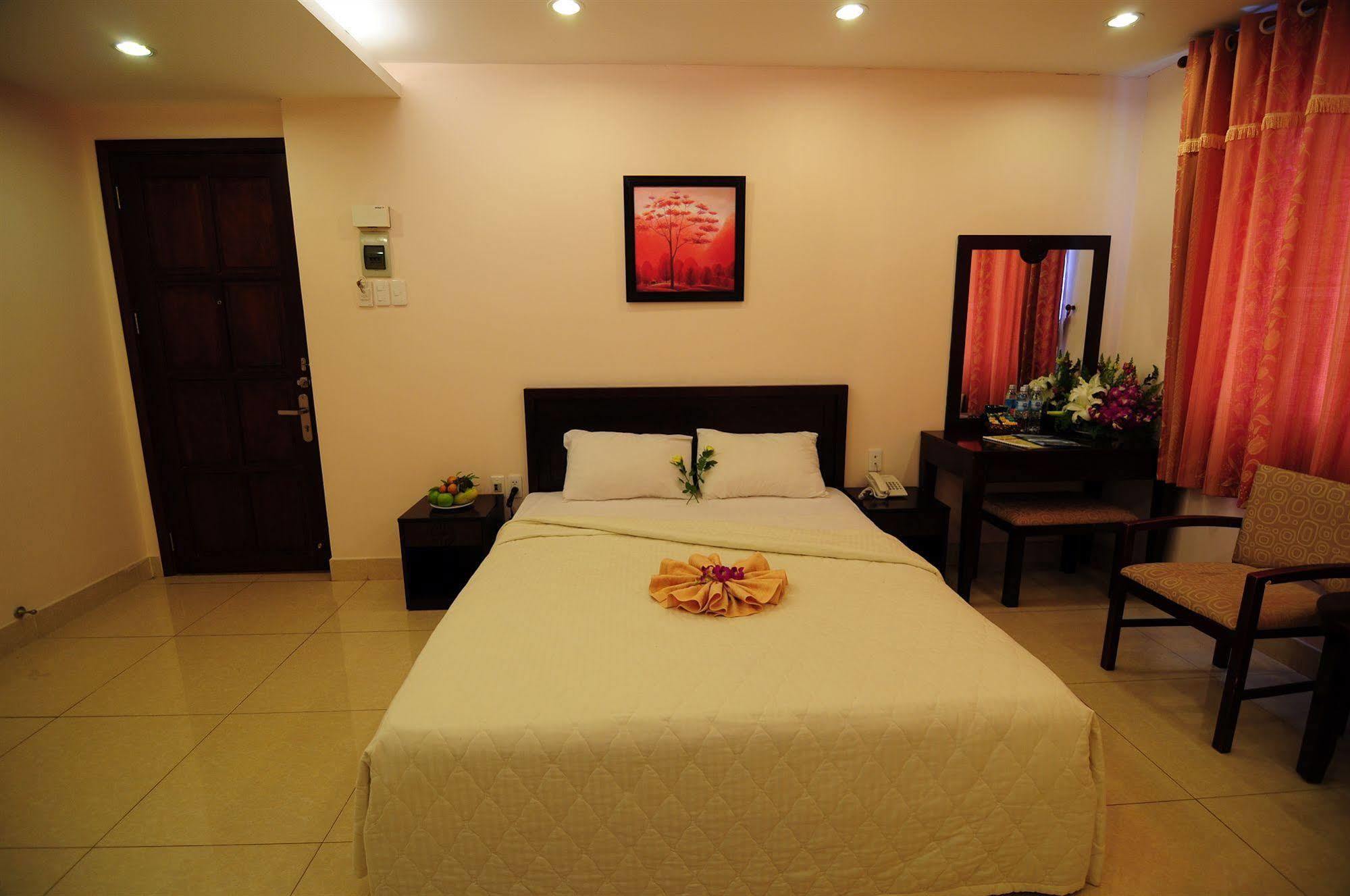 Phuoc Loc Tho 1 Hotel Хошимин Екстериор снимка