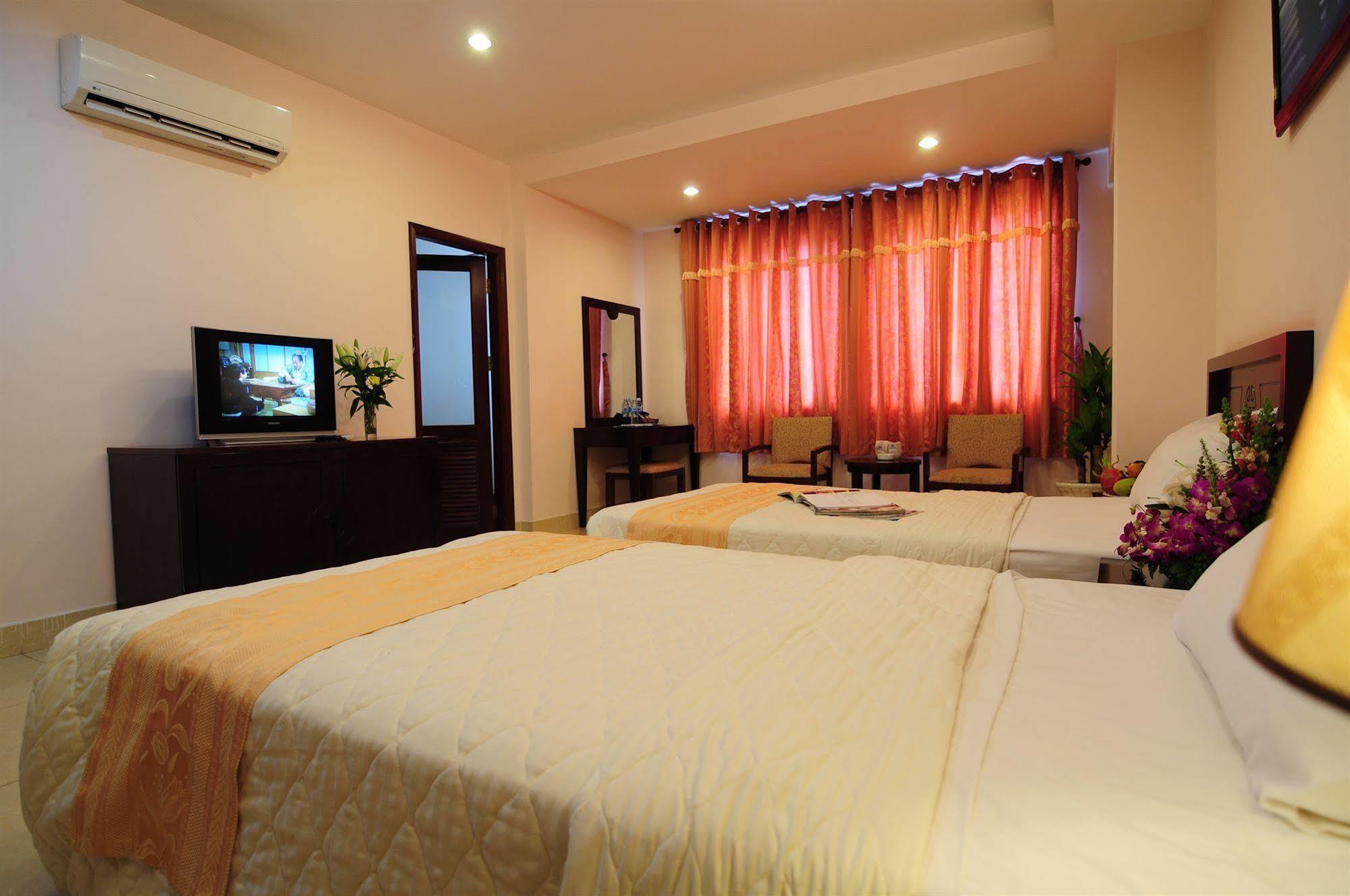 Phuoc Loc Tho 1 Hotel Хошимин Екстериор снимка