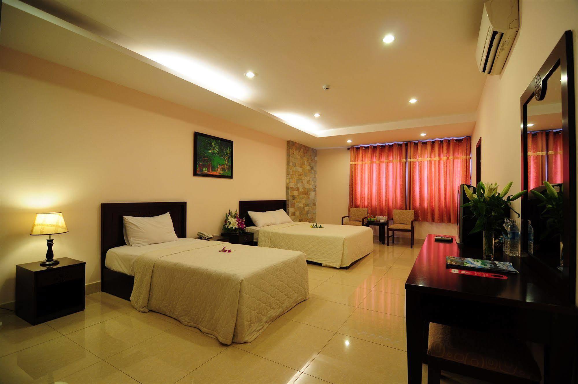 Phuoc Loc Tho 1 Hotel Хошимин Екстериор снимка