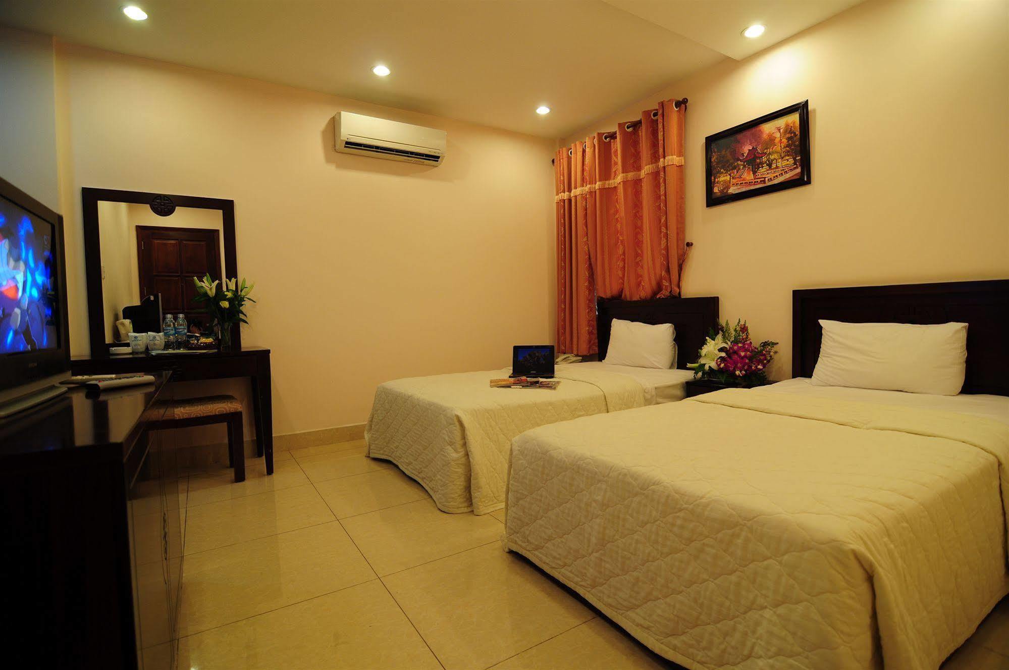 Phuoc Loc Tho 1 Hotel Хошимин Екстериор снимка